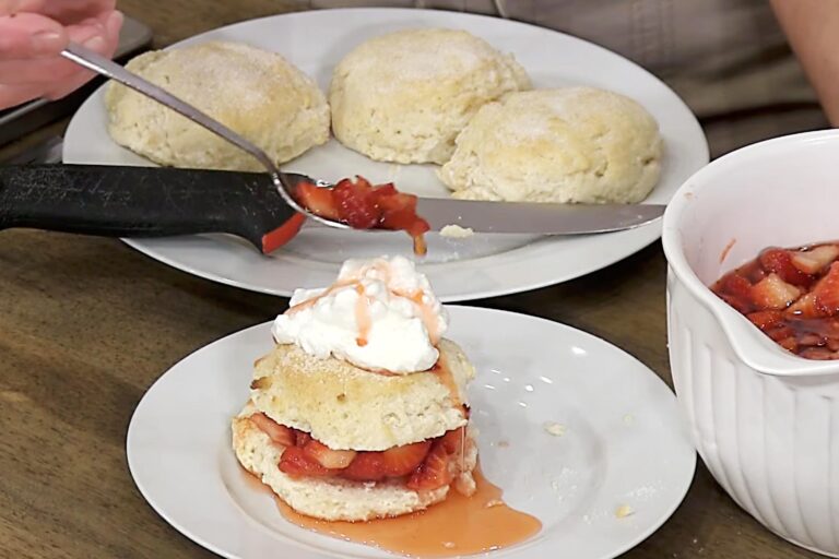 Sweet Biscuits with Strawberries